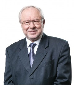 Prof. dr hab. Emil Panek